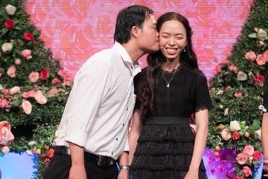 Cô gái không biết mặt mẹ tìm được bạn trai đồng cảm tại show hẹn hò