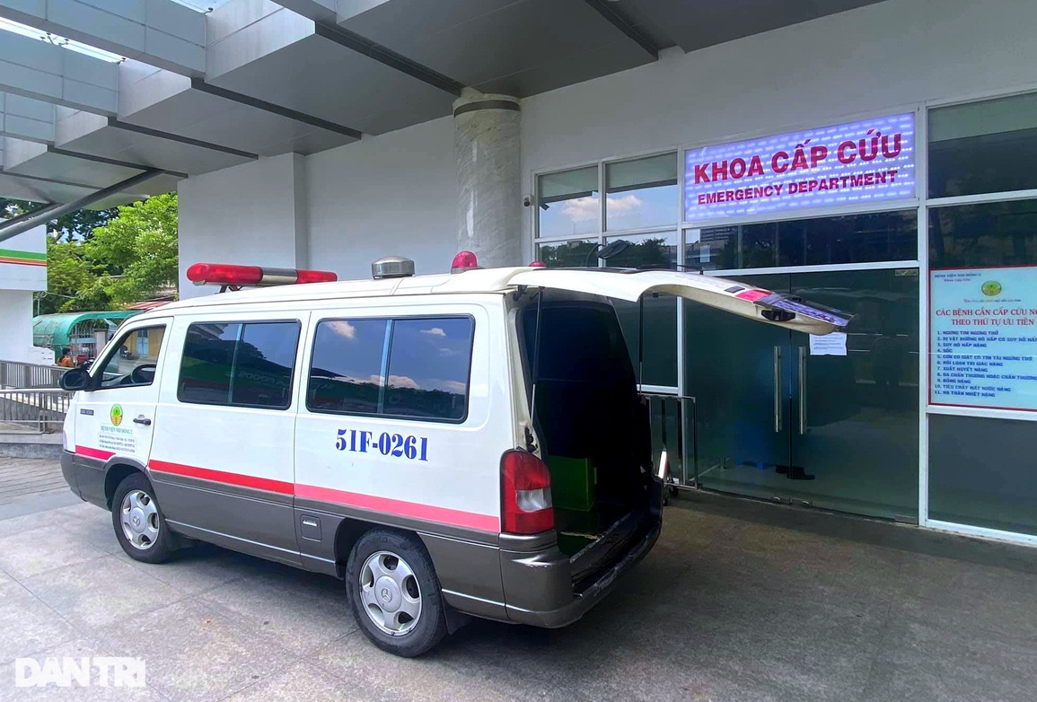 Xông lá thuốc để phòng Covid-19, bé gái úp mặt vào nồi nước sôi nguy kịch - 1 Xông lá thuốc để phòng Covid-19, bé gái úp mặt vào nồi nước sôi nguy kịch - 1