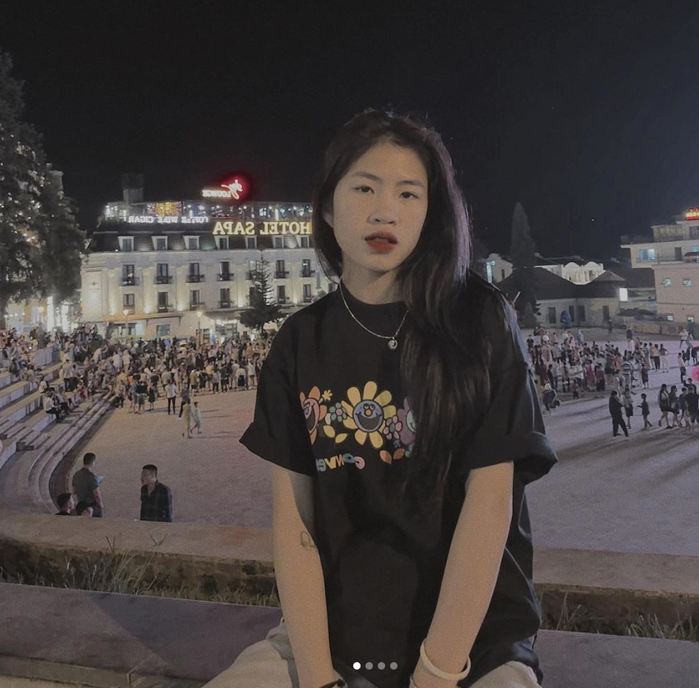 Tiền đạo Thanh Nhã diện cây hồng, khoe eo thon vào sinh nhật tuổi 22 - 8 Tiền đạo Thanh Nhã diện cây hồng, khoe eo thon vào sinh nhật tuổi 22 - 8