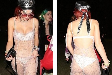 Bella Thorne diện váy xuyên thấu lộ nội y