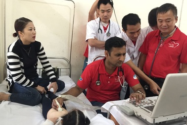 Nụ cười và nước mắt ngày khám sàng lọc tim miễn phí tại huyện đảo