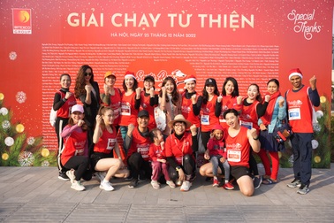 Santa Run lan tỏa năng lượng tích cực từ những bước chạy