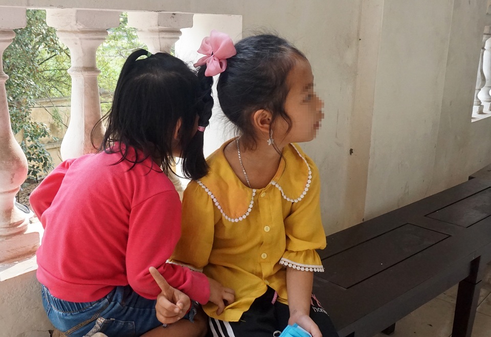Món nợ với con gái khiến người cha mang án ma túy bật khóc tại tòa - 2 Món nợ với con gái khiến người cha mang án ma túy bật khóc tại tòa - 2