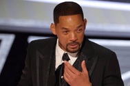 Nhận hình phạt 10 năm cấm dự Oscar, Will Smith vẫn bị giễu cợt
