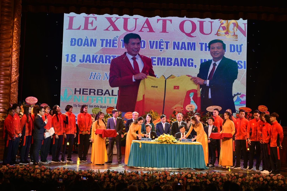 Rầm rộ công bố Trang phục tham dự SeaGames 30 của Đoàn thể thao Việt Nam - 1 Rầm rộ công bố Trang phục tham dự SeaGames 30 của Đoàn thể thao Việt Nam - 1