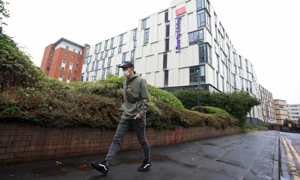 Đại học Anh vẫn kiếm hơn 1 tỷ bảng tiền kí túc xá dù đóng cửa - 1