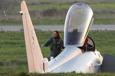 Nữ phi công đầu tiên tham chiến ở Libya