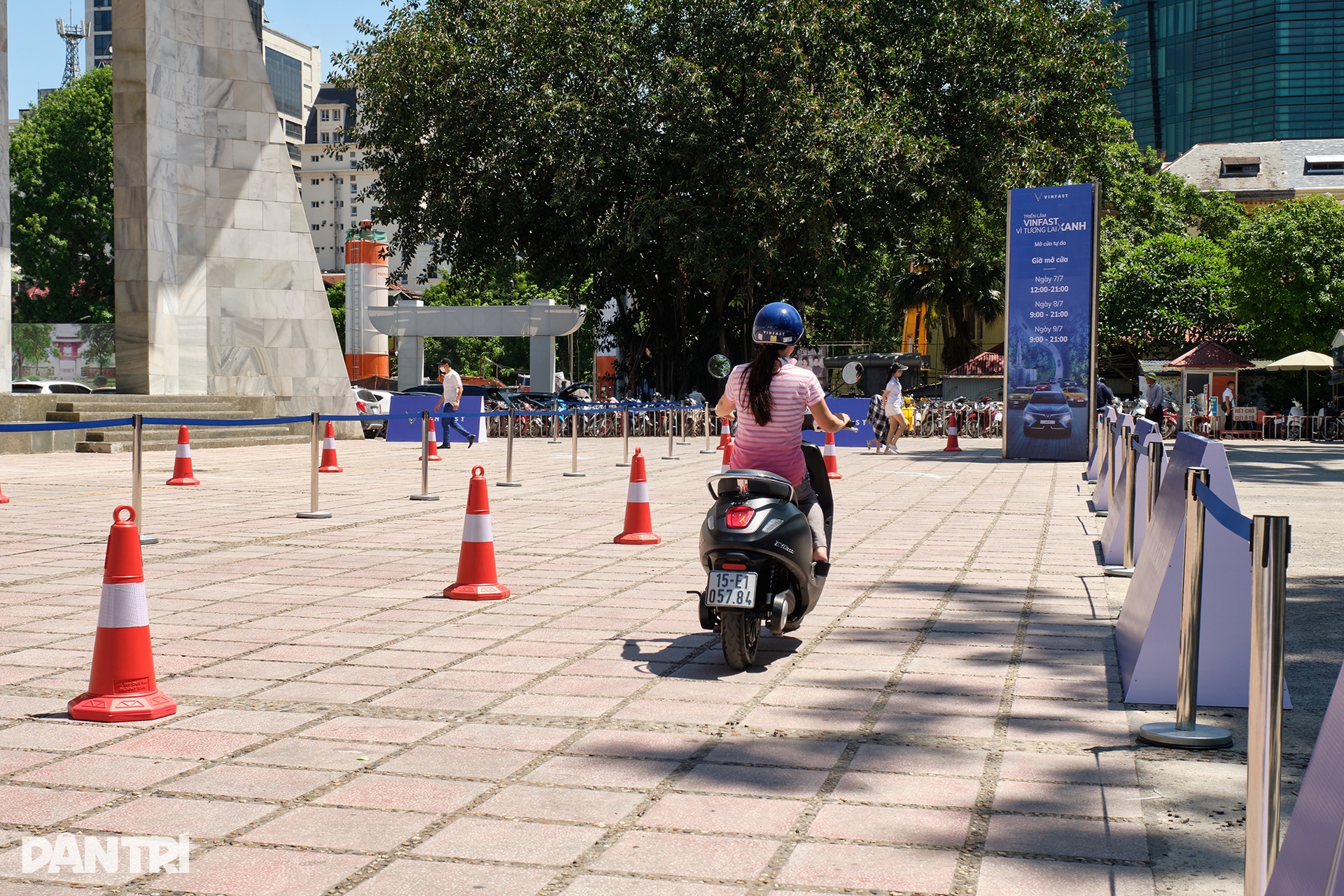 Triển lãm xe điện VinFast: Đa dạng sản phẩm, nhiều hoạt động trải nghiệm - 31