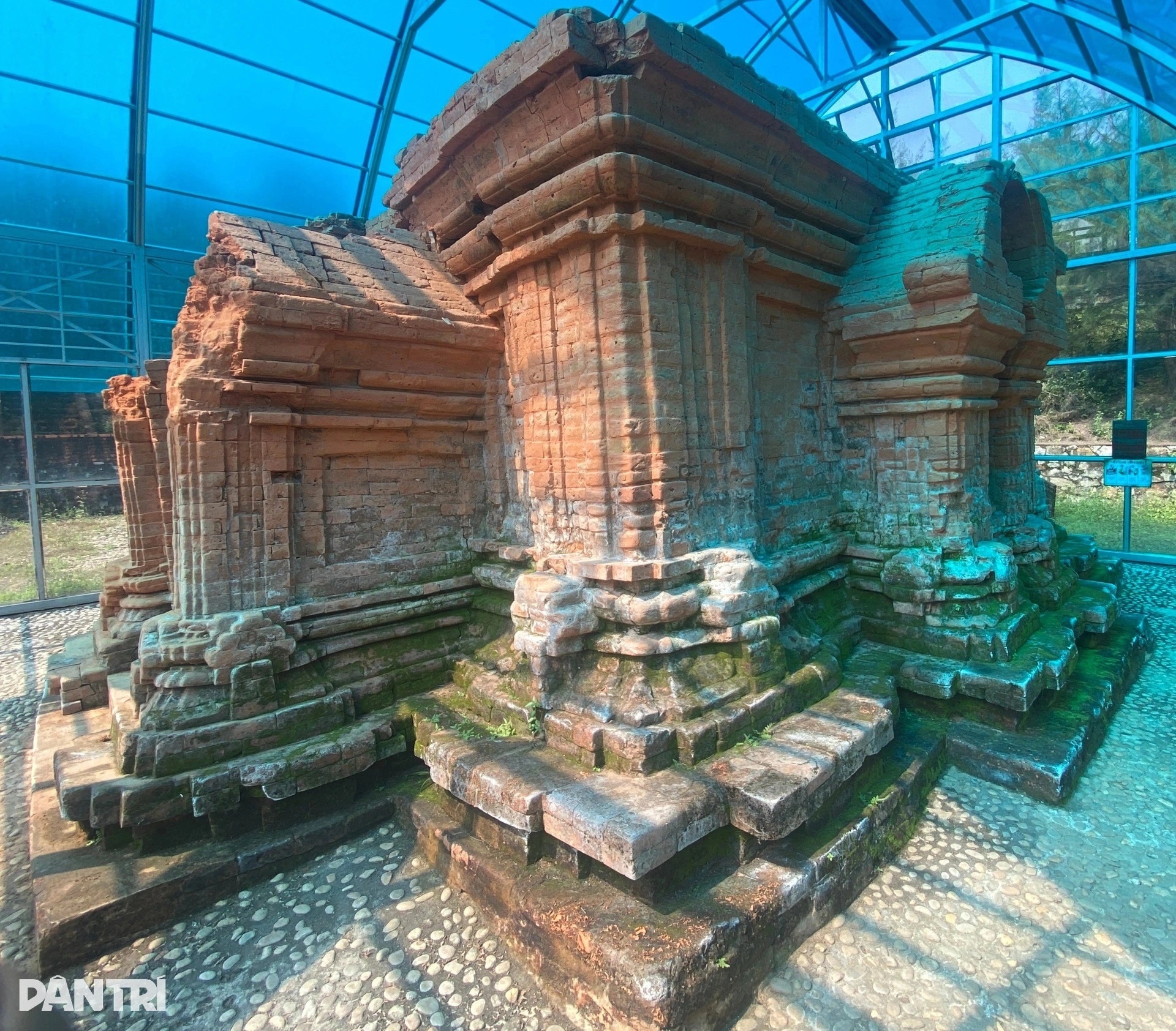 ប៉មចាមអាយុរាប់ពាន់ឆ្នាំនៅក្រោមនីវ៉ូទឹកសមុទ្ររងគ្រោះទឹកជំនន់យូរឆ្នាំ - ១២ Tháp Chăm cổ nghìn năm tuổi nằm dưới mực nước biển bị ngập lụt kéo dài - 12