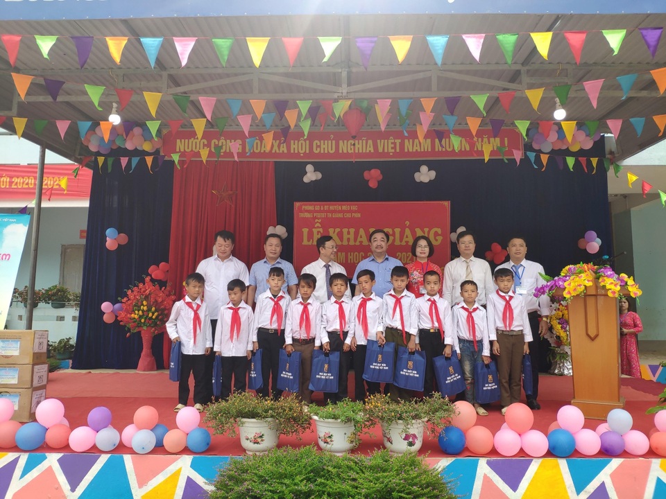 Nhà Xuất bản Giáo dục đã cung ứng hơn 13 triệu bản sách giáo khoa lớp 1 - 2 Nhà Xuất bản Giáo dục đã cung ứng hơn 13 triệu bản sách giáo khoa lớp 1 - 2