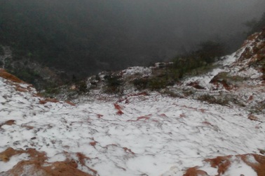 Tuyết rơi phủ trắng bản làng ở Thanh Hóa