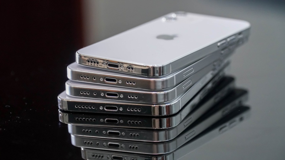 Xuất hiện mô hình 4 chiếc iPhone 12 tại Việt Nam - 3 Xuất hiện mô hình 4 chiếc iPhone 12 tại Việt Nam - 3