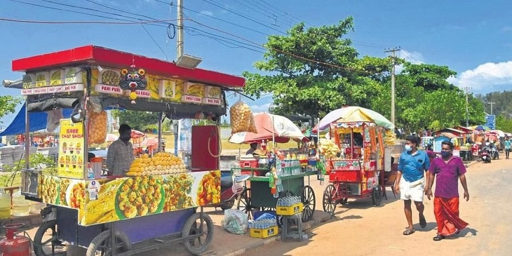 Những triệu phú ngầm núp bóng bán hàng rong, ăn vận xuề xòa nhưng cực giàu - 3 Những triệu phú ngầm núp bóng bán hàng rong, ăn vận xuề xòa nhưng cực giàu - 3