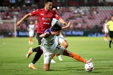 Đội bóng của Đặng Văn Lâm hòa kịch tính ở Thai-League