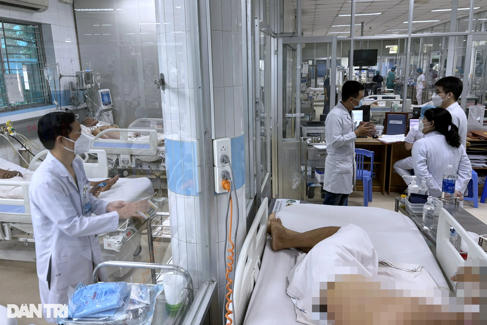 Từ cậu bé suýt chết vì lang vườn thành cứu tinh của bệnh nhân nguy kịch - 14 Từ cậu bé suýt chết vì lang vườn thành cứu tinh của bệnh nhân nguy kịch - 14