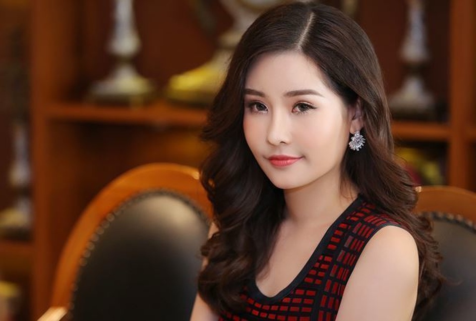 Lê Âu Ngân Anh: Ngày đầu lên lớp như đêm chung kết hoa hậu - 1 Lê Âu Ngân Anh: Ngày đầu lên lớp như đêm chung kết hoa hậu - 1