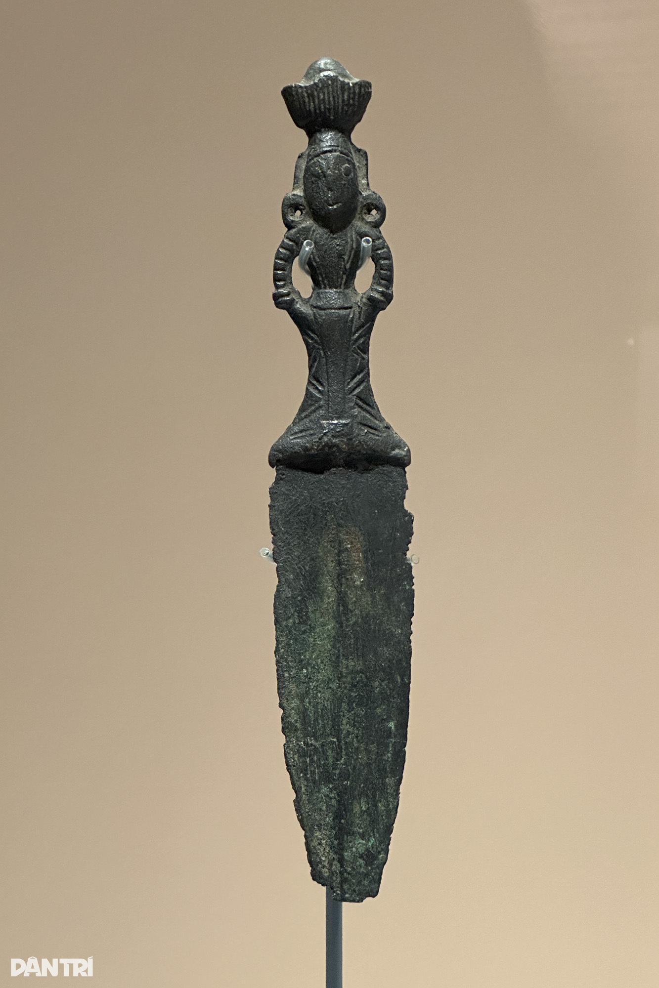 Beundrar den största Dong Son-bronstrumman som någonsin visats upp i Hanoi - 12 Ngắm trống đồng Đông Sơn lớn nhất từ trước đến nay đang trưng bày ở Hà Nội  - 12