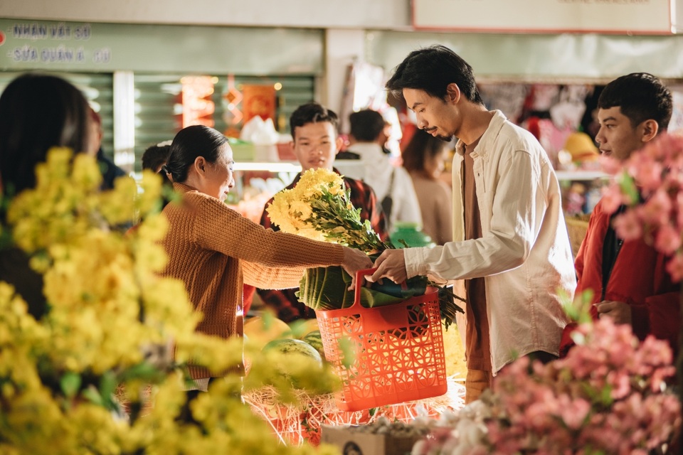 Đen Vâu: Nhiều lúc chỉ muốn được ăn cơm mẹ nấu - 3 Đen Vâu: Nhiều lúc chỉ muốn được ăn cơm mẹ nấu - 3