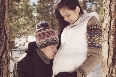 Hoa hậu Diễm Hương hạnh phúc sinh con trai đầu lòng tại Mỹ