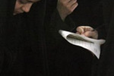 Nhóm vũ trang Iran doạ tấn công Anh, Mỹ 