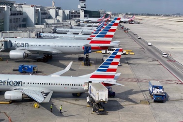 Ông Trump cân nhắc hành động để cứu việc làm trong ngành hàng không Mỹ