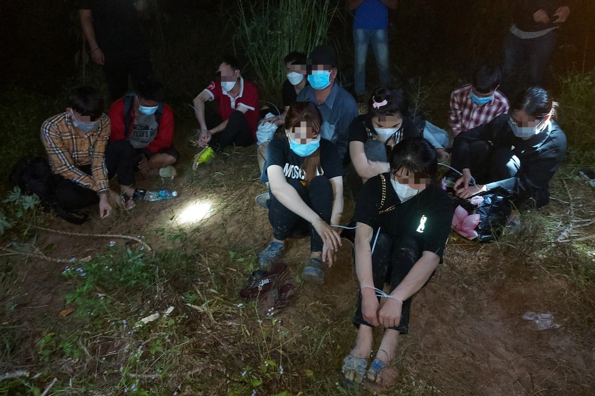 Trẻ em rơi vào bẫy buôn người, bị cưỡng bức lao động cần làm gì? - 2 Trẻ em rơi vào bẫy buôn người, bị cưỡng bức lao động cần làm gì? - 2