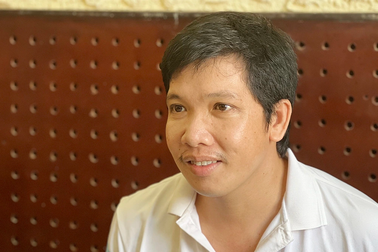 Làm bìa đỏ giả giá 4 triệu đồng, đem cầm cố lấy 400 triệu ăn chơi