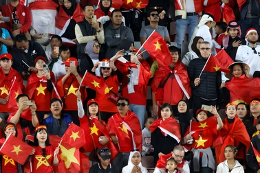 Sức nóng ở Mỹ Đình tiếp sức đội tuyển Việt Nam đánh bại Indonesia