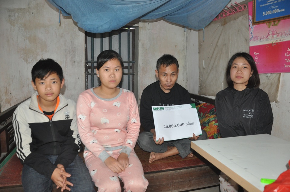 Cô gái mơ có chiếc máy khâu chia sẻ tình cảm bạn đọc dành tặng hoàn cảnh khó khăn - 4 Cô gái mơ có chiếc máy khâu chia sẻ tình cảm bạn đọc dành tặng hoàn cảnh khó khăn - 4