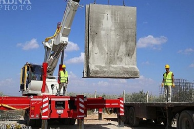 Thổ Nhĩ Kỳ dựng tường bê tông dọc biên giới Syria để làm gì?