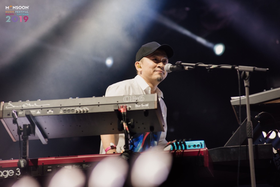 Nhạc sĩ Quốc Trung: Hồi trẻ tôi nhút nhát, sau đổ vỡ đỡ đi nhiều - 4 Nhạc sĩ Quốc Trung: Hồi trẻ tôi nhút nhát, sau đổ vỡ đỡ đi nhiều - 4