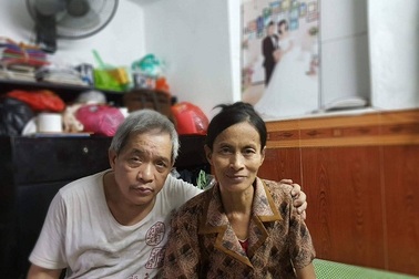 Tình yêu khó tin của chàng trai phố cổ và cô gái bán hàng rong