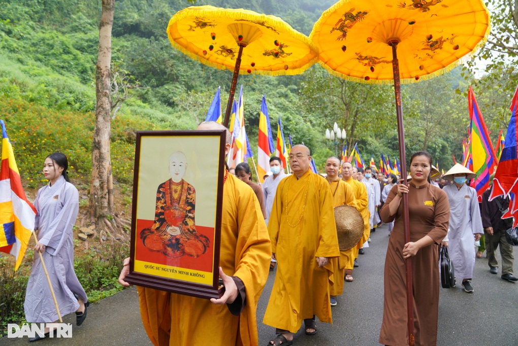 Hàng nghìn Tăng ni, Phật tử dự lễ húy kỵ Quốc sư Nguyễn Minh Không - 4 Hàng nghìn Tăng ni, Phật tử dự lễ húy kỵ Quốc sư Nguyễn Minh Không - 4