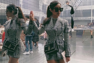 Ái nữ hàng hiệu Tiên Nguyễn đáp chuyên cơ về Việt Nam chấp hành cách ly