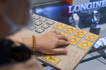 Khó mua vàng, khách tìm lên chợ mạng, đồng ý giá 94-95 triệu đồng/lượng