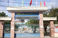Chủ tịch tỉnh chỉ đạo xử lý dứt điểm lùm xùm vụ sửa điểm thi, lạm thu