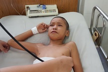 Xót xa cậu học trò nghèo bị nhiễm uốn ván trong lúc đi lượm ve chai