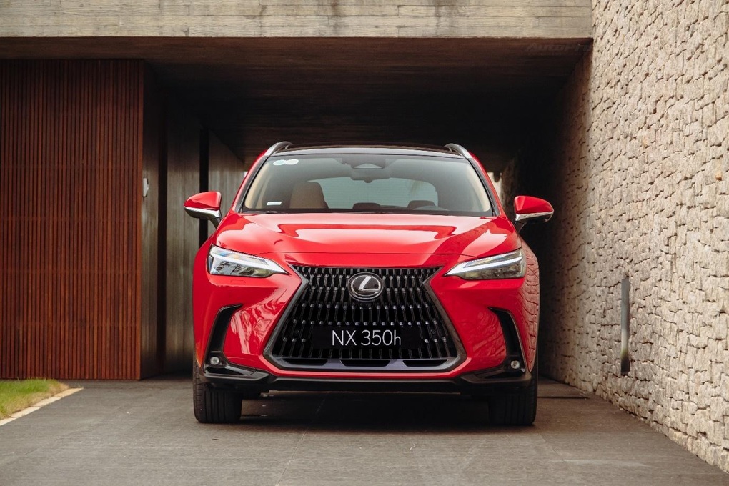 Lexus LF-Z Electrified - mẫu xe mang cảm hứng tương lai - 2 Lexus LF-Z Electrified - mẫu xe mang cảm hứng tương lai - 2