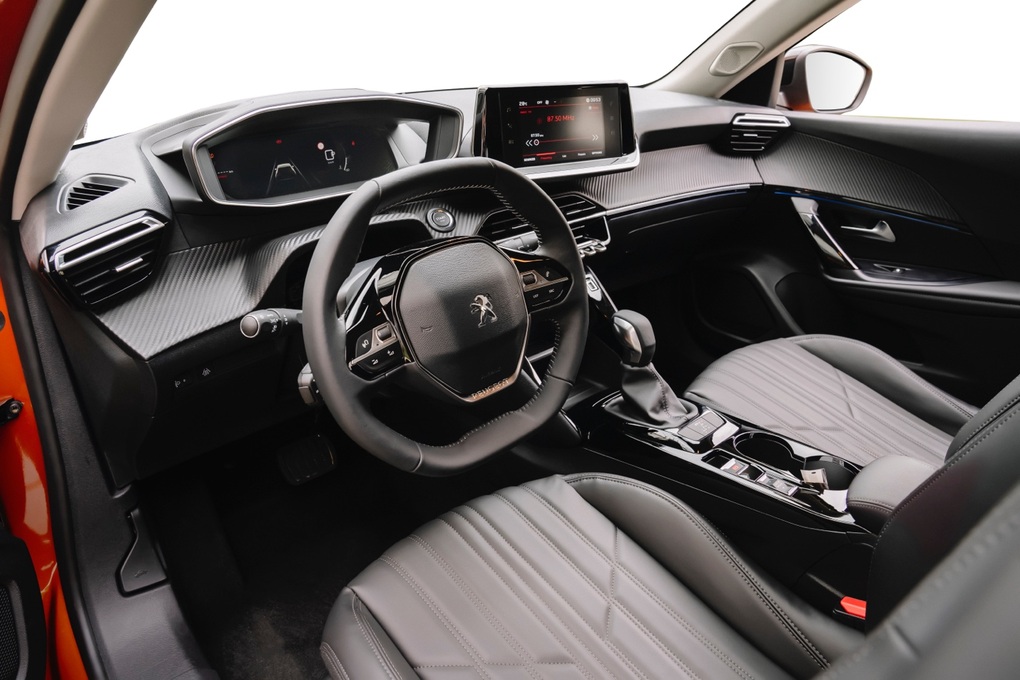 Chiếc ô tô Thaco Auto trao tặng cô gái vàng Nguyễn Thị Oanh có gì đặc biệt? - 3 Chiếc ô tô Thaco Auto trao tặng cô gái vàng Nguyễn Thị Oanh có gì đặc biệt? - 3