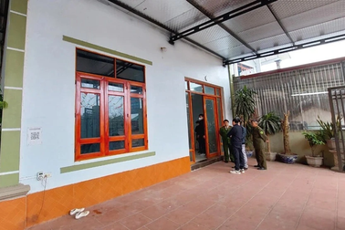 Ba người trong một gia đình tử vong trong phòng ngủ