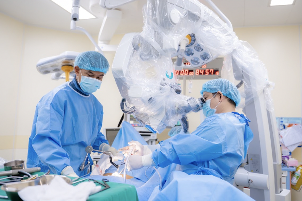 8 năm giữ nhịp sống và hàng chục nghìn ca mổ xóa nhòa rào chắn khoảng cách - 2 8 năm giữ nhịp sống và hàng chục nghìn ca mổ xóa nhòa rào chắn khoảng cách - 2