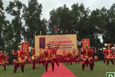 Đón bằng xếp hạng di tích quốc gia đặc biệt di tích kiến trúc nghệ thuật đền thờ Lê Hoàn