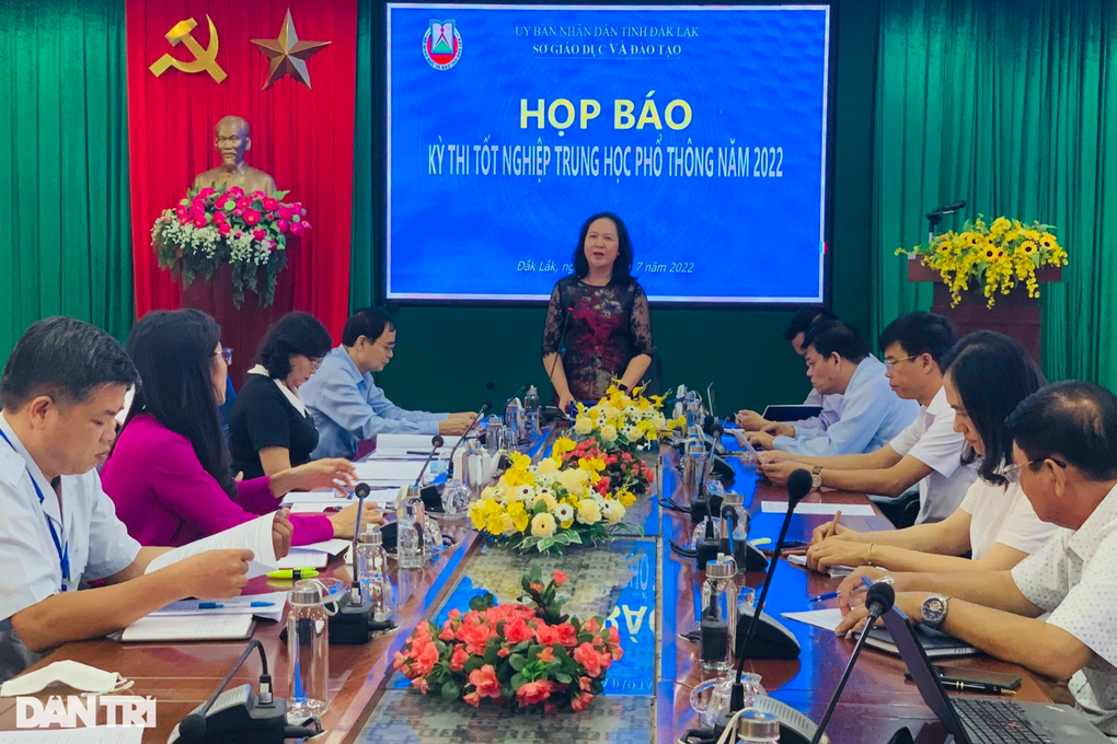 Thí sinh tùy ý đeo khẩu trang hoặc không trong phòng thi tốt nghiệp THPT - 1 Thí sinh tùy ý đeo khẩu trang hoặc không trong phòng thi tốt nghiệp THPT - 1