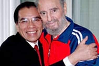 Tổng Bí thư Nông Ðức Mạnh hội đàm với Chủ tịch Fidel Castro