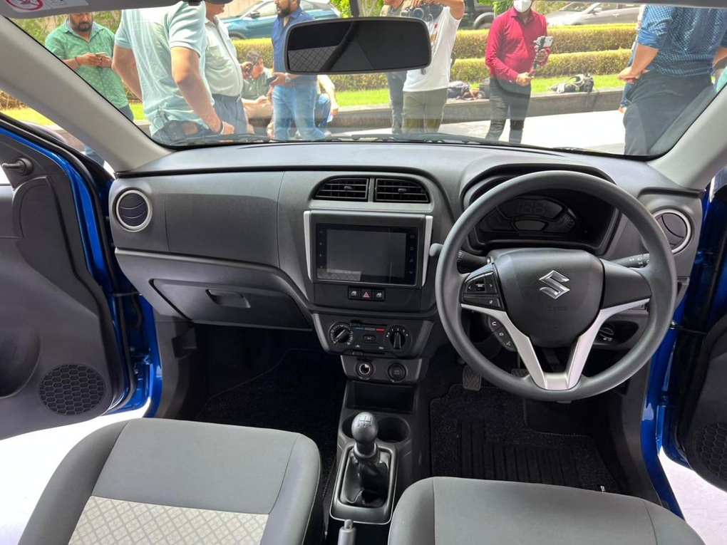 Chi tiết Suzuki Alto K10 - Ô tô giá rẻ với cửa kính phía sau vẫn chỉnh cơ - 6 Chi tiết Suzuki Alto K10 - Ô tô giá rẻ với cửa kính phía sau vẫn chỉnh cơ - 6