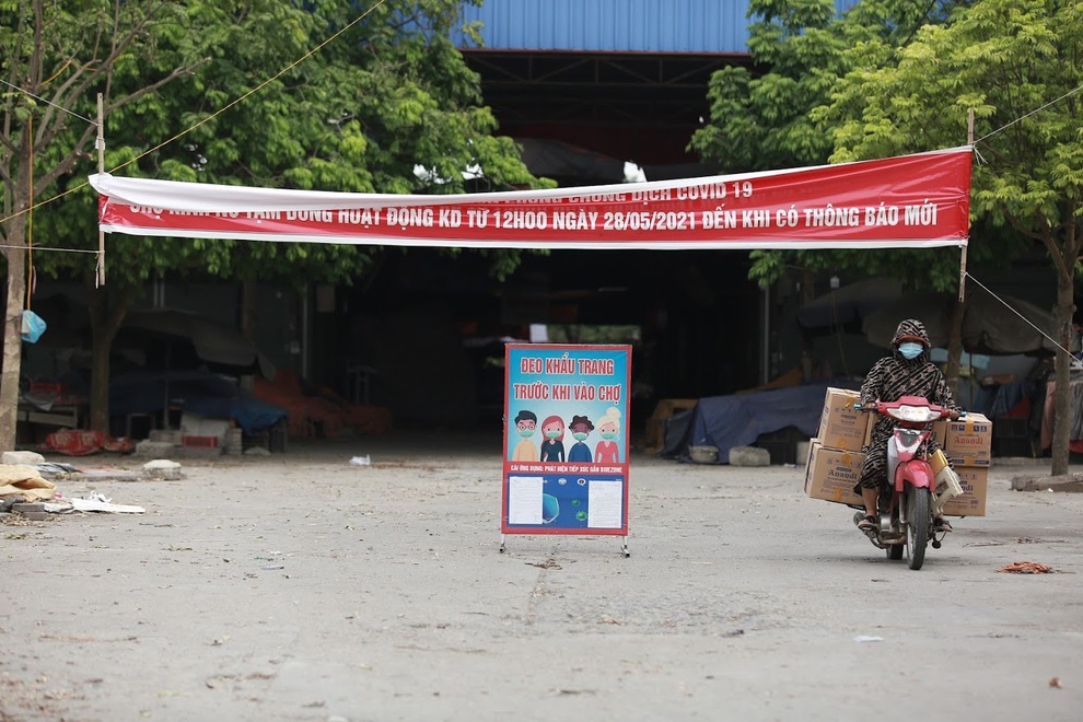 Người bán rau dương tính, Hà Nội phong tỏa khu dân cư và bệnh viện - 2 Người bán rau dương tính, Hà Nội phong tỏa khu dân cư và bệnh viện - 2