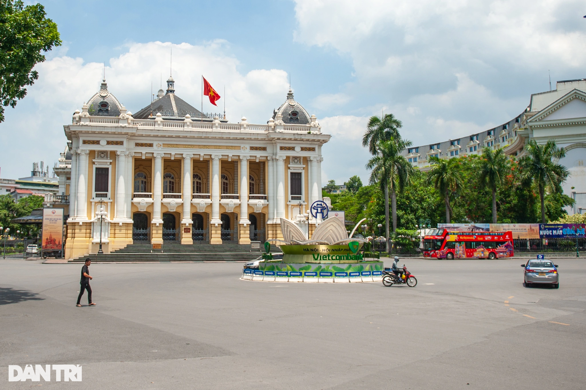 Hà Nội nắng nóng đỉnh điểm, đường phố vắng bóng người giữa trưa - 2 Hà Nội nắng nóng đỉnh điểm, đường phố vắng bóng người giữa trưa - 2