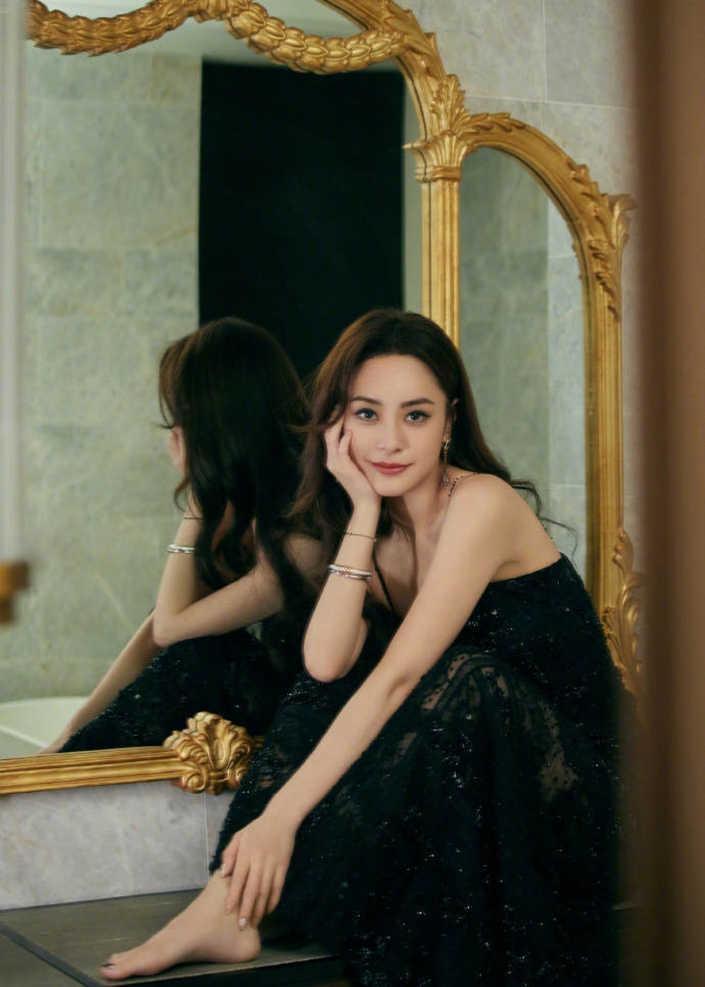 Tuổi 42 của bông hoa đẹp Chung Hân Đồng: Xinh đẹp nhưng cô đơn - 5 Tuổi 42 của bông hoa đẹp Chung Hân Đồng: Xinh đẹp nhưng cô đơn - 5