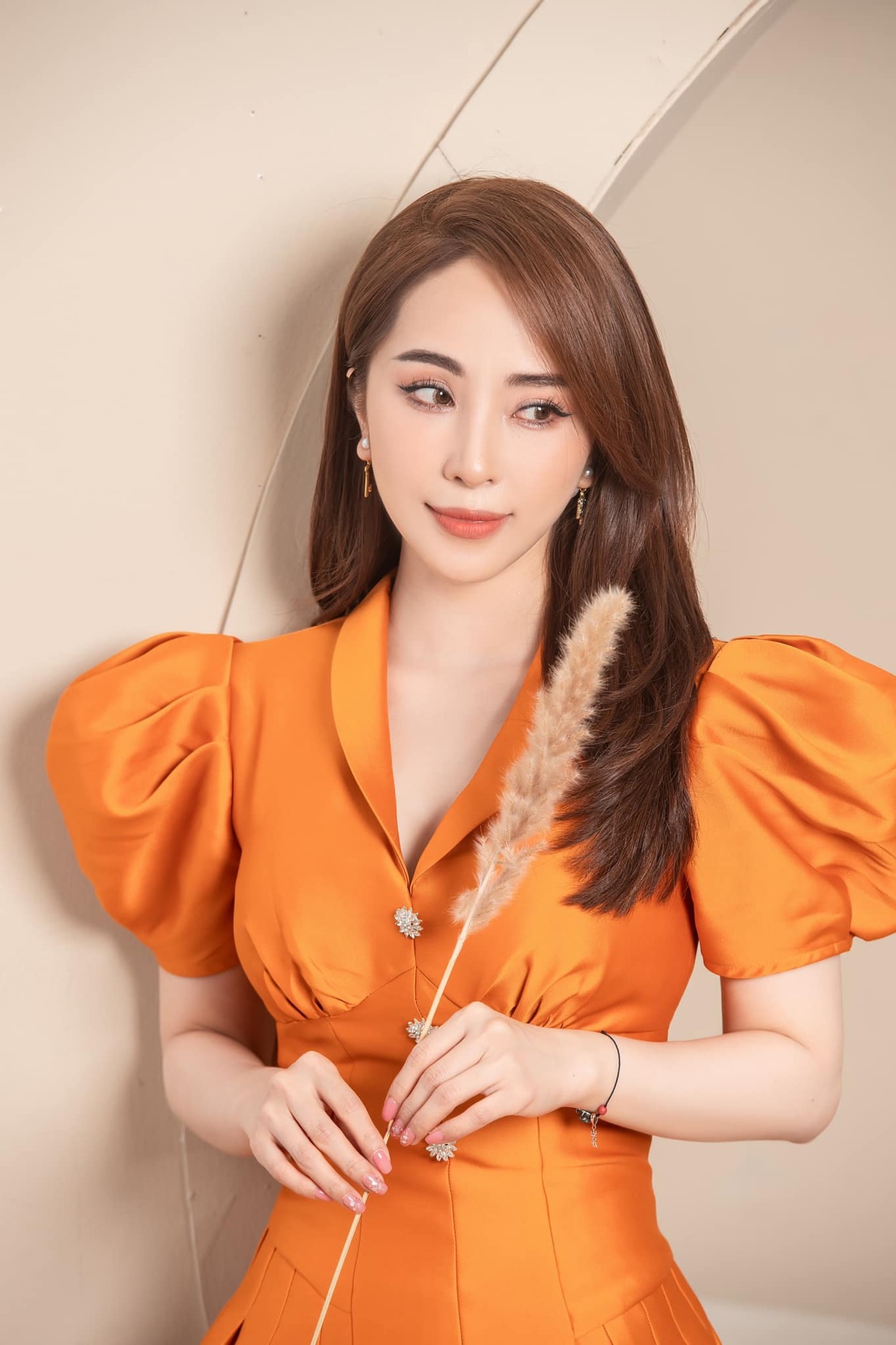 Quỳnh Nga: Tôi tự nhắn nhủ mình phải bớt khó tính kẻo ế đến già - 4 Quỳnh Nga: Tôi tự nhắn nhủ mình phải bớt khó tính kẻo ế đến già - 4