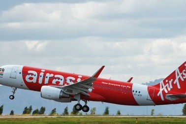 Máy bay chở 145 hành khách hạ cánh khẩn cấp ở Australia